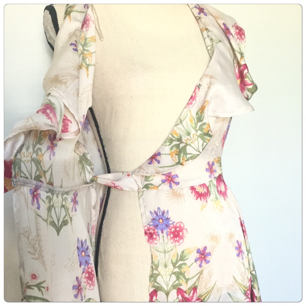 Floral Pattern Wrap Dress - Picture 5 of 6